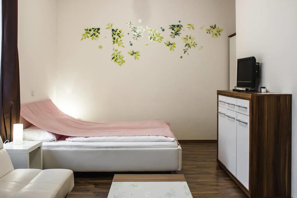 Grand Central Station Apartments I Contactless Check-In เวียนนา ภายนอก รูปภาพ