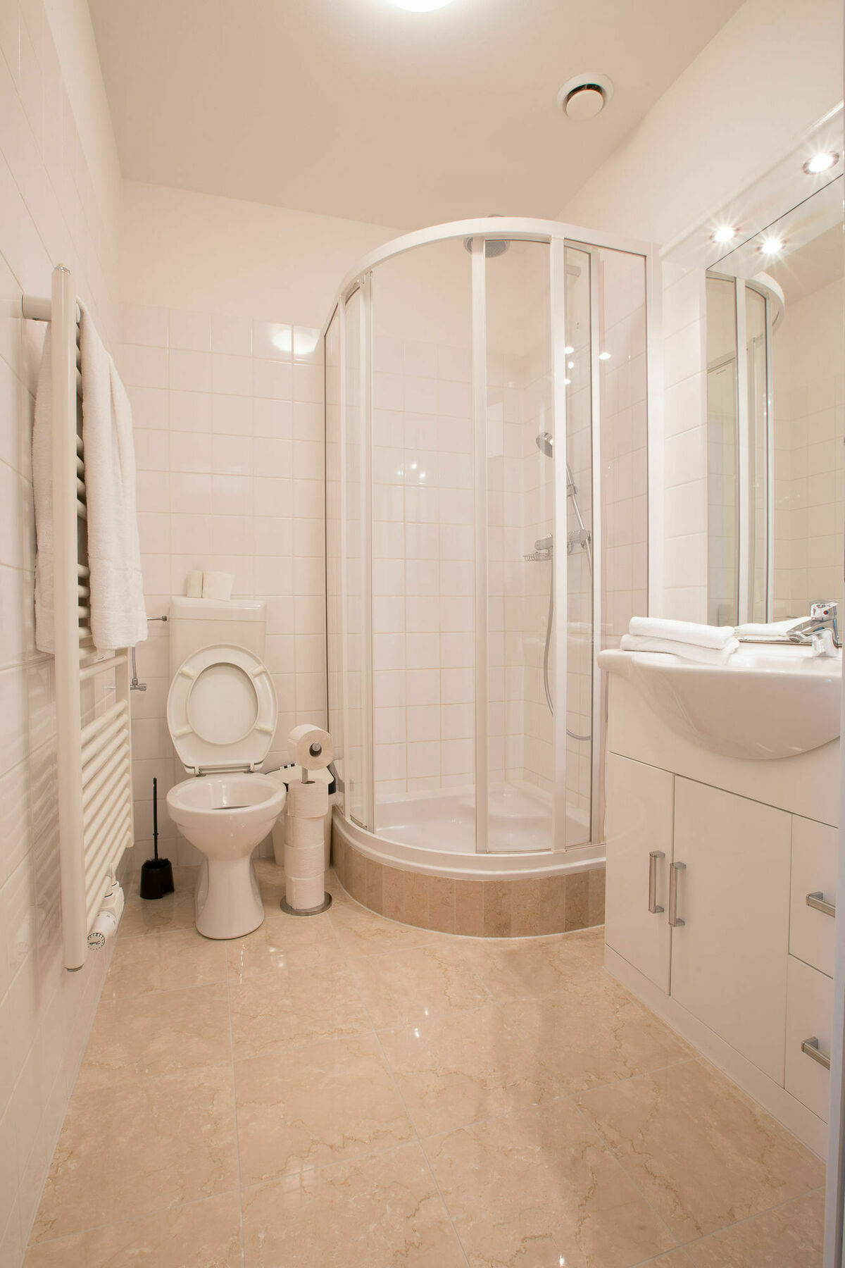 Grand Central Station Apartments I Contactless Check-In เวียนนา ภายนอก รูปภาพ