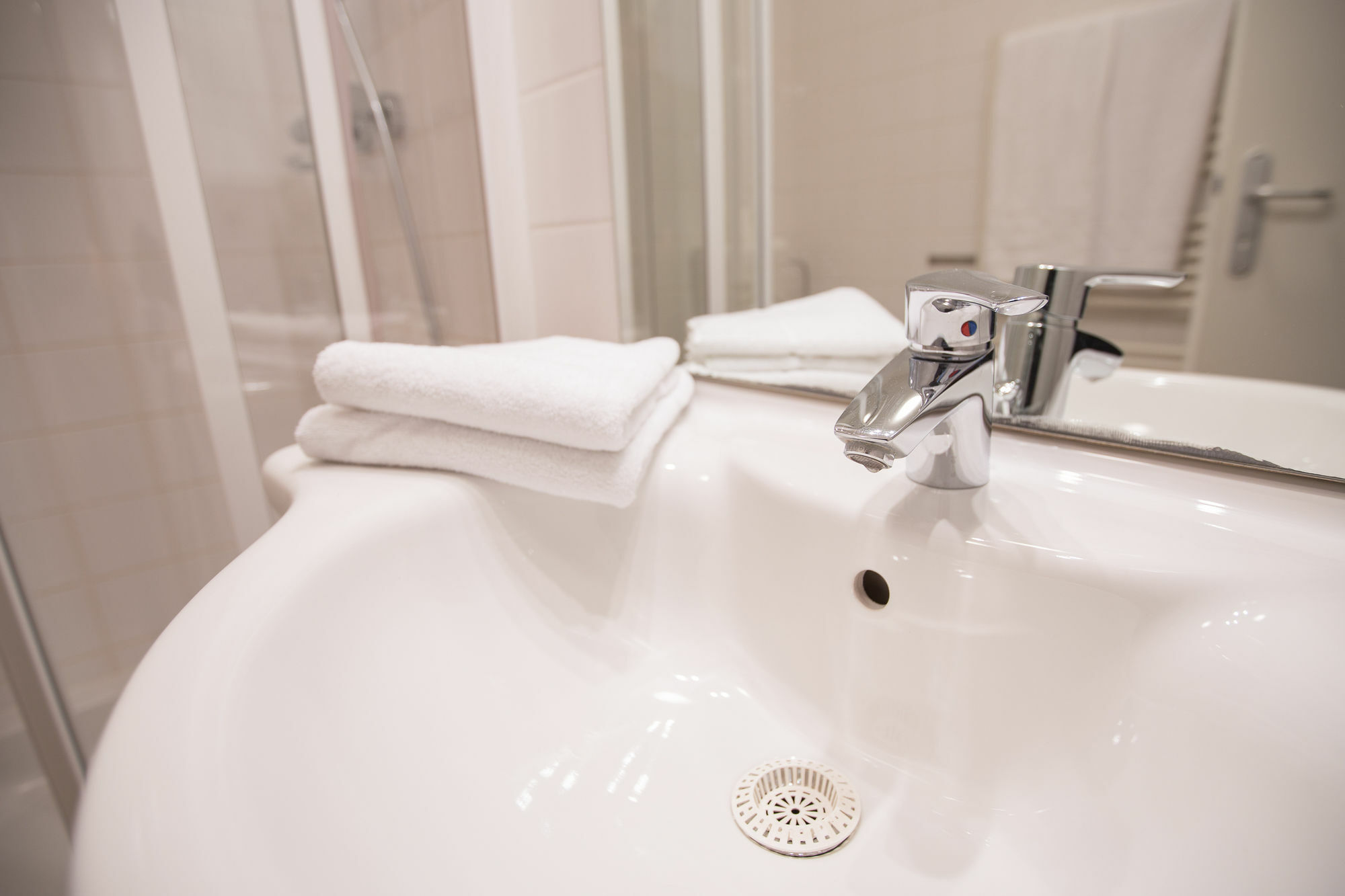 Grand Central Station Apartments I Contactless Check-In เวียนนา ภายนอก รูปภาพ